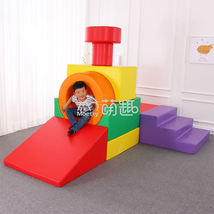 Kids Outdoor Playset - 모에트리 기차 모양 아기용 다채로운 폼
